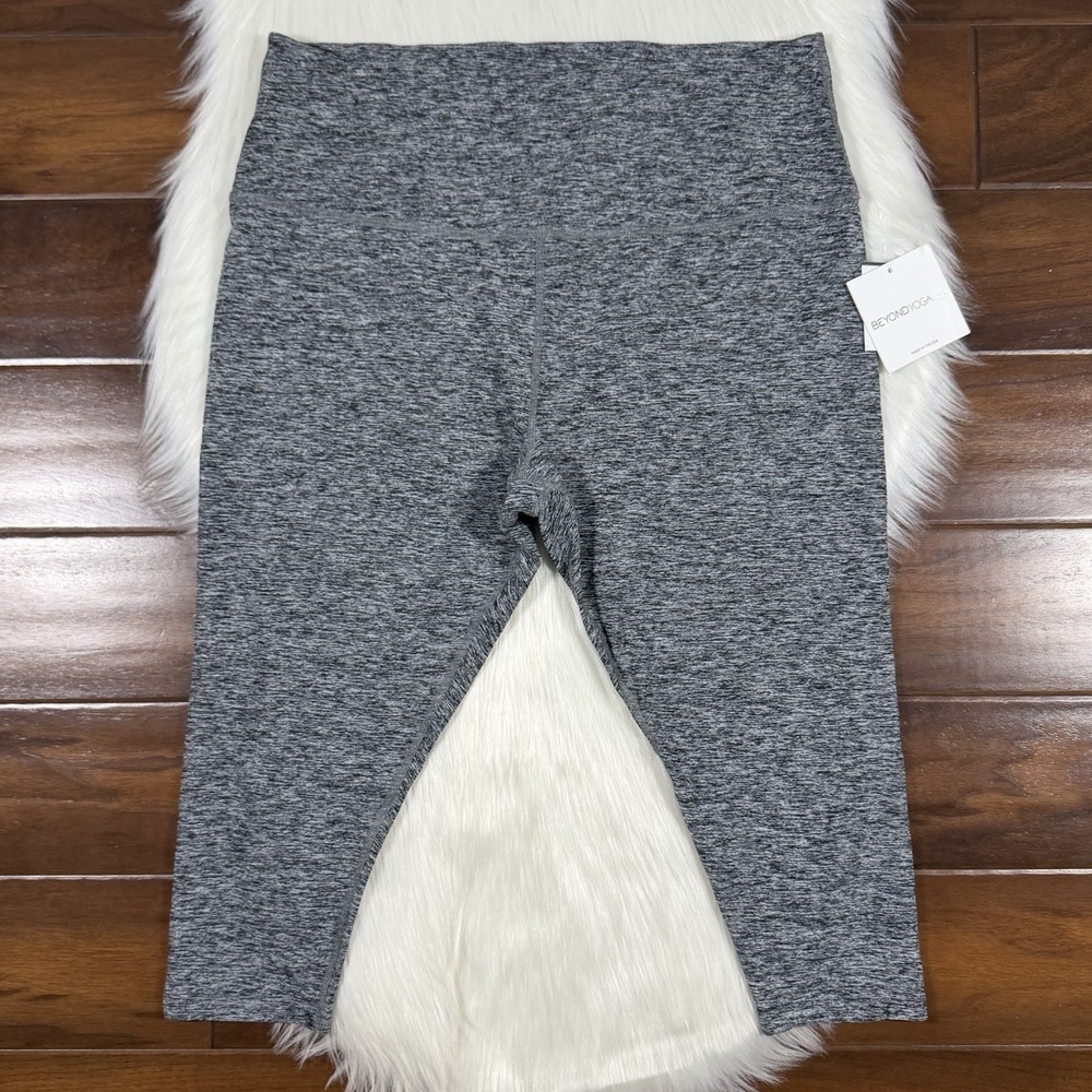 Beyond Yoga Women's Size 2X Black White Space Dye High Waist Capri Leggings Pant